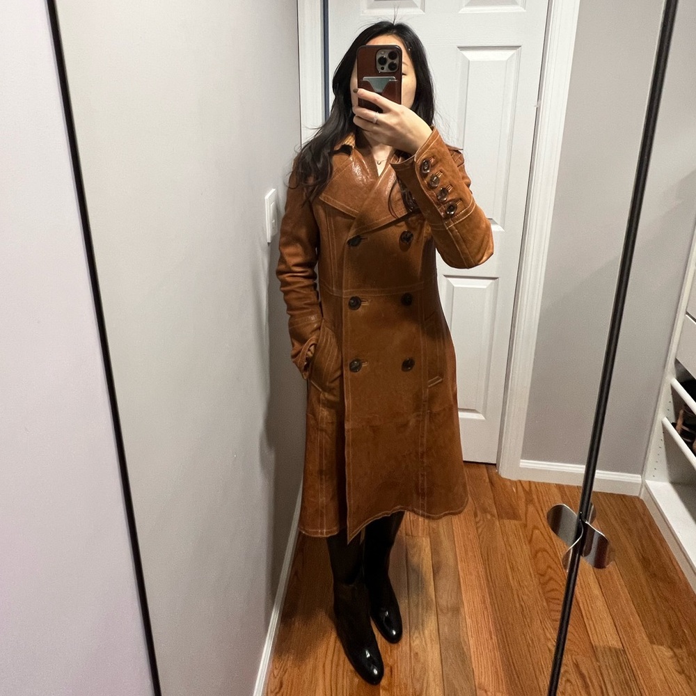 Vintage Andrew Marc leather coat 🧥